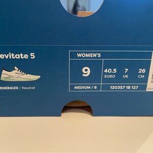Brooks Levitate 5 women’s size 9.  New in box